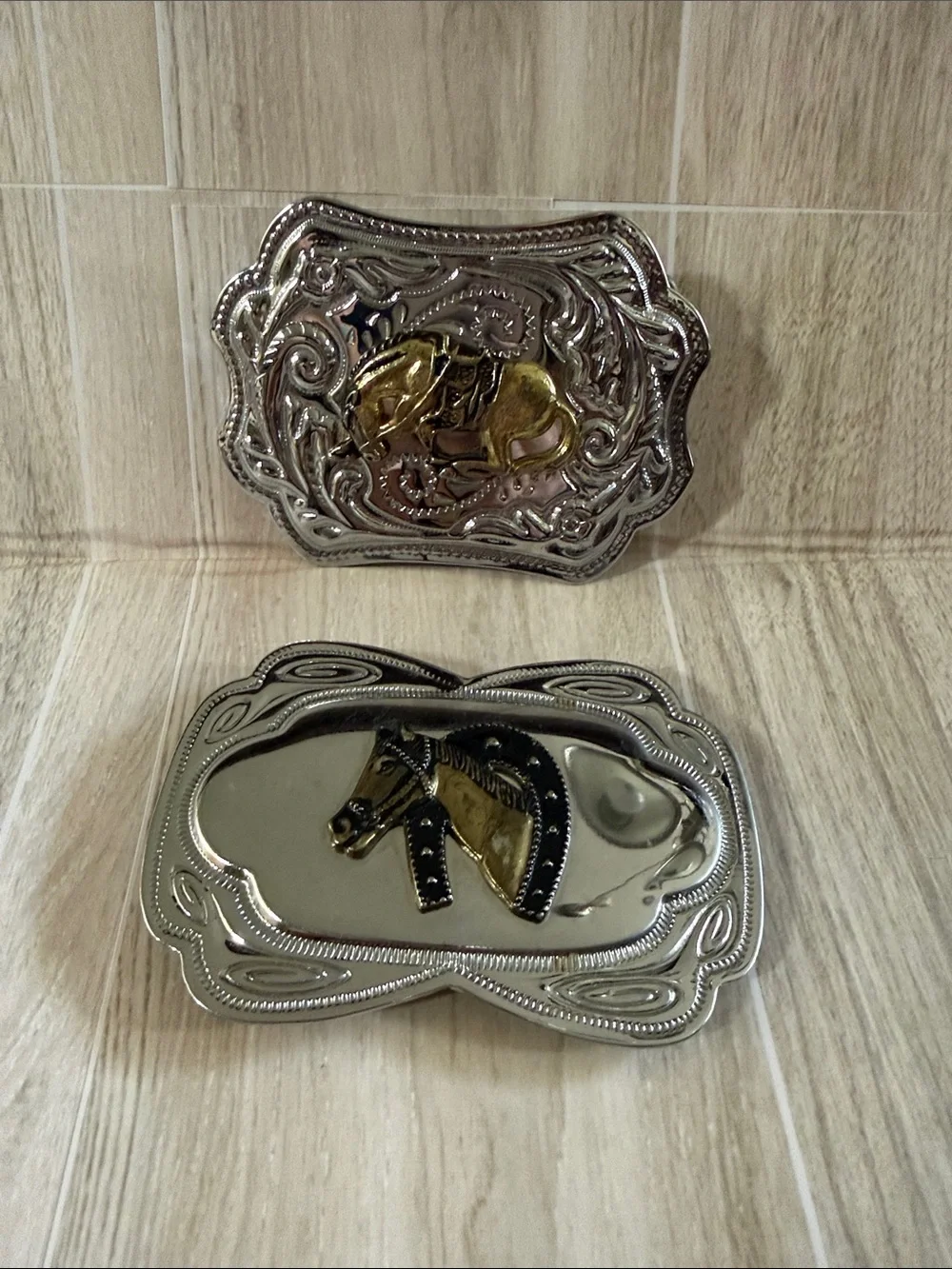 Western Horse-Accent Metal Belt Buckle - Silver & Gold